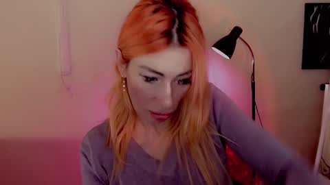 Snapshot of nicole_g0ld_ chatting on 12/23/24, 07:38 Nicole online show from 12/23/24, 07:38