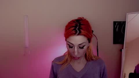 Snapshot of nicole_g0ld_ chatting on 12/27/24, 08:45 Nicole online show from 12/27/24, 08:45