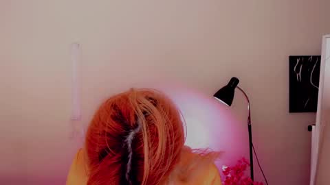 Snapshot of nicole_g0ld_ chatting on 12/28/24, 02:22 Nicole online show from 12/28/24, 02:22