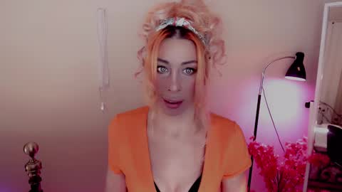 Snapshot of nicole_g0ld_ chatting on 01/16/25, 11:16 Nicole online show from 01/16/25, 11:16