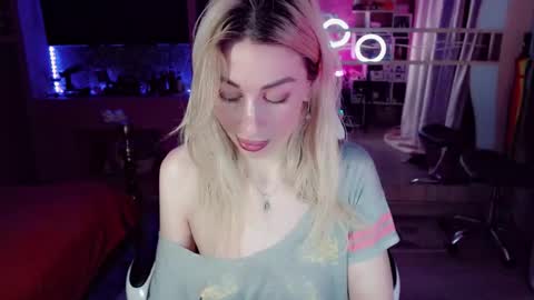 Nicole online show from 12/13/25, 11:54