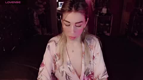 Nicole online show from 04/12/26, 07:52