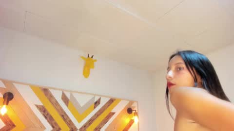 Snapshot of nicole_haley chatting on 02/19/25, 06:21 Nicole Haley online show from 02/19/25, 06:21