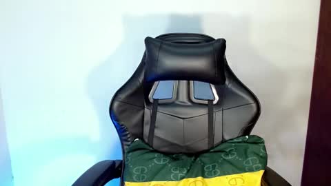 Snapshot of nicole_kiss01 chatting on 02/06/25, 10:15 nicole_kiss01 online show from 02/06/25, 10:15