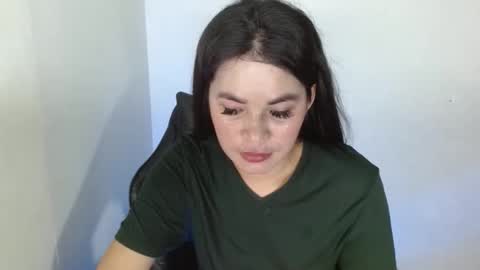 Snapshot of nicole_kiss01 chatting on 11/28/25, 09:01 nicole_kiss01 online show from 11/28/25, 09:01