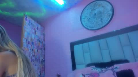 nicole_rosales online show from 01/14/26, 08:58
