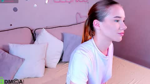 Snapshot of nicole_vasquezz chatting on 02/04/26, 09:48 Nicole My schedule for the week 2 GMT 9am-15pm Mo Tu Th Fr online show from 02/04/26, 09:48