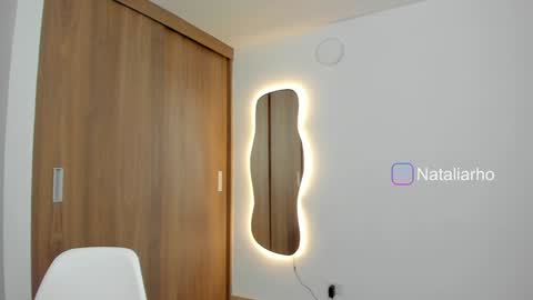 Snapshot of nicole_whitee chatting on 12/29/24, 03:22 N A T A L I A online show from 12/29/24, 03:22