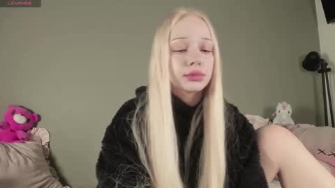 Mary online show from 12/15/25, 11:53