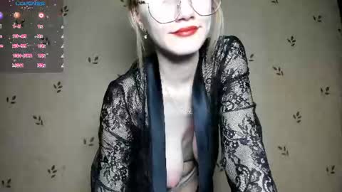 Snapshot of nicoledaviss_ chatting on 06/25/26, 07:40 NicoleDavis online show from 06/25/26, 07:40