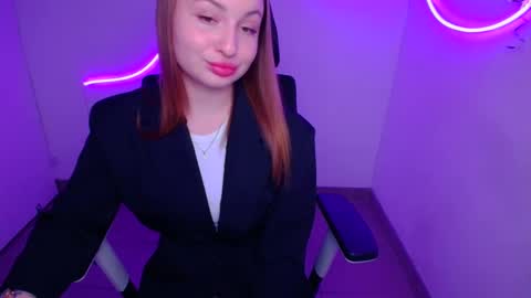 Snapshot of nicoledior_ chatting on 09/17/25, 07:48 Nicole online show from 09/17/25, 07:48