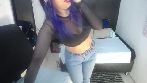 nicolee millerr online show from 09/15/25, 12:16