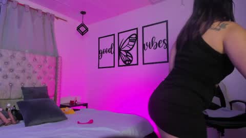 Snapshot of nicolee_millerr chatting on 04/10/26, 12:54 nicolee millerr online show from 04/10/26, 12:54