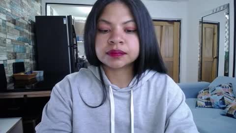 Nicole online show from 10/03/25, 09:34