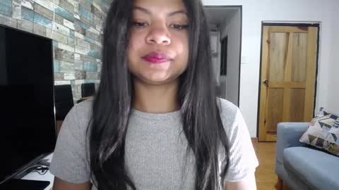 Nicole online show from 10/04/25, 09:40