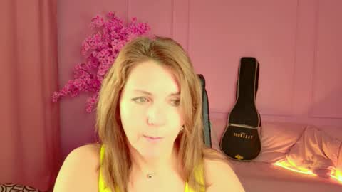 Snapshot of nicolehits chatting on 11/05/25, 09:31 nicolehits online show from 11/05/25, 09:31