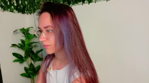 nicoleirisxxx online show from 04/04/26, 05:16