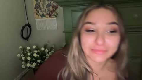 nicolelovesyou444 online show from 11/04/25, 04:50