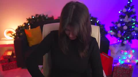 Snapshot of nicolemoonn chatting on 12/07/24, 04:20 online November 28 from 16 to 20 November 29 from 12 to 20 December 3 and 5 from 12 to 20 December 7 and 8 from 04 to 08 GMT online show from 12/07/24, 04:20