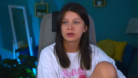 Snapshot of nicolemoonn chatting on 02/04/25, 12:22 online November 28 from 16 to 20 November 29 from 12 to 20 December 3 and 5 from 12 to 20 December 7 and 8 from 04 to 08 GMT online show from 02/04/25, 12:22