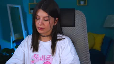 Snapshot of nicolemoonn chatting on 02/04/25, 03:57 online November 28 from 16 to 20 November 29 from 12 to 20 December 3 and 5 from 12 to 20 December 7 and 8 from 04 to 08 GMT online show from 02/04/25, 03:57