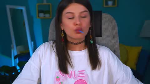 Snapshot of nicolemoonn chatting on 02/04/25, 07:00 online November 28 from 16 to 20 November 29 from 12 to 20 December 3 and 5 from 12 to 20 December 7 and 8 from 04 to 08 GMT online show from 02/04/25, 07:00