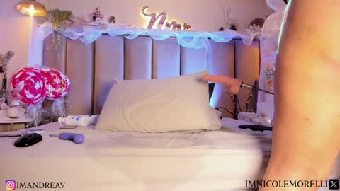 Snapshot of nicolemorelli2 chatting on 12/31/24, 09:39 Andrea give it a thumbs up please its important online show from 12/31/24, 09:39