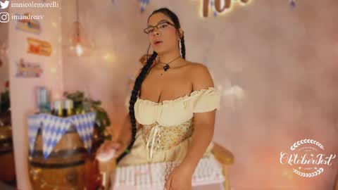 Snapshot of nicolemorelli2 chatting on 10/03/25, 12:57 Andrea give it a thumbs up please its important online show from 10/03/25, 12:57