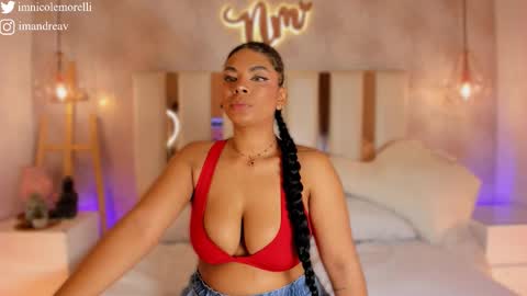 Snapshot of nicolemorelli2 chatting on 11/06/25, 11:55 Andrea give it a thumbs up please its important online show from 11/06/25, 11:55