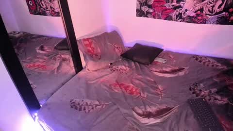 Nicol independent model online show from 01/15/25, 01:34