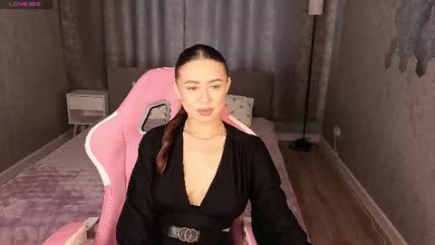 Snapshot of nicolerossss chatting on 07/07/26, 01:08 NicoleRossss online show from 07/07/26, 01:08