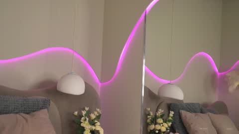 Nicole Space online show from 07/13/26, 04:04