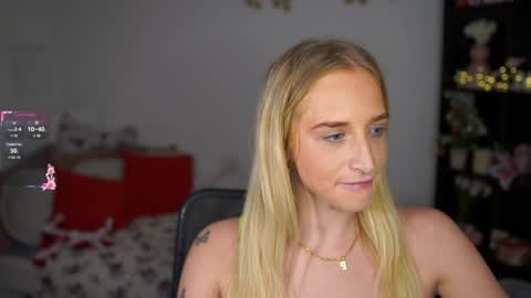 Snapshot of nicolette__shea_ chatting on 01/05/25, 04:59 nicolette__shea_ online show from 01/05/25, 04:59