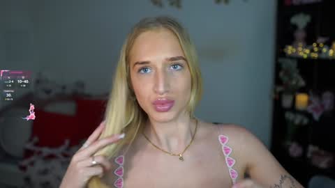 Snapshot of nicolette__shea_ chatting on 01/06/25, 02:03 nicolette__shea_ online show from 01/06/25, 02:03