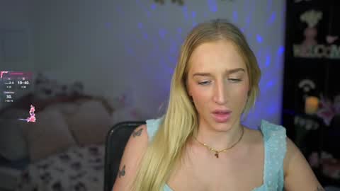 Snapshot of nicolette__shea_ chatting on 01/14/25, 05:12 nicolette__shea_ online show from 01/14/25, 05:12