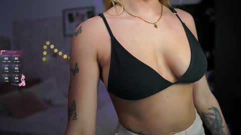 Snapshot of nicolette__shea_ chatting on 02/19/25, 02:12 nicolette__shea_ online show from 02/19/25, 02:12