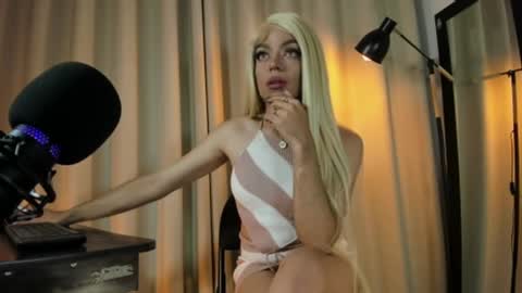 Nicol  online show from 02/05/25, 07:39