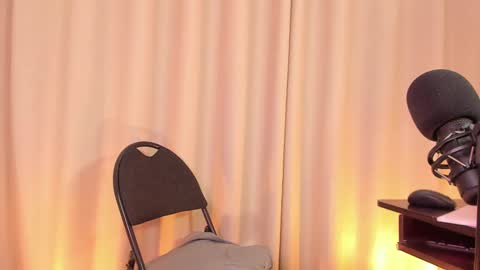 Nicol  online show from 02/08/25, 07:59