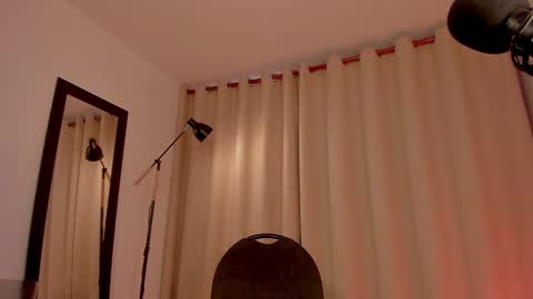 Nicol  online show from 02/19/25, 06:43