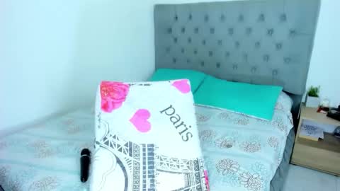 Snapshot of nicolewind_ chatting on 02/15/26, 02:03 ELIZABETH online show from 02/15/26, 02:03