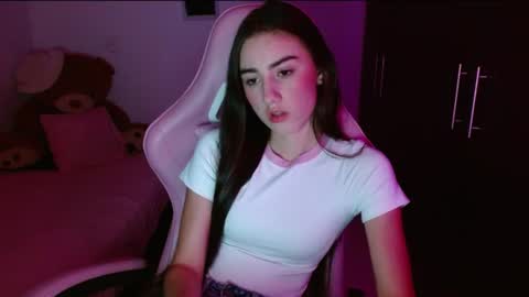 Snapshot of nicoll_28 chatting on 07/05/26, 01:56 nicoll_28 online show from 07/05/26, 01:56