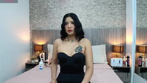 Nicolle Alvarez online show from 04/05/26, 11:40