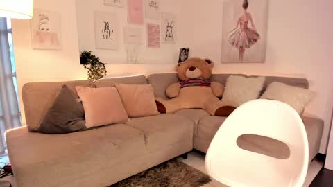 Nicolle online show from 03/06/25, 08:16