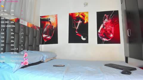 nicolle_hanks1 online show from 02/10/26, 03:10