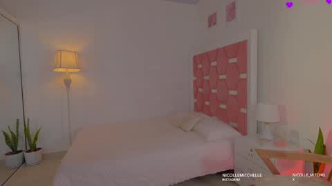  NEW instagram nicollemitchelle online show from 09/23/25, 10:40