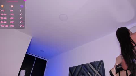   facebook nicolle delgado online show from 12/04/24, 08:45