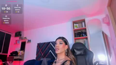   facebook nicolle delgado online show from 01/16/26, 01:53