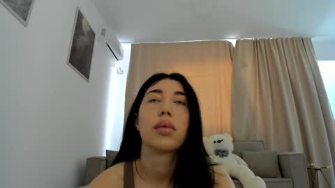 Nicolle online show from 04/08/26, 05:40