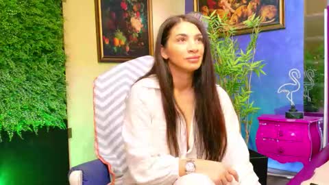 Nicolle online show from 09/23/25, 10:18