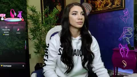 Nicolle online show from 11/29/25, 10:51